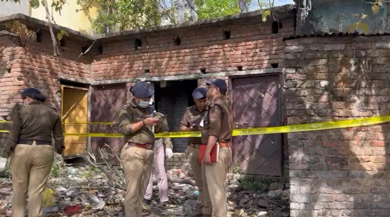 देहरादून के सहस्त्रधारा क्रॉसिंग के पास चूनाभट्टा इलाके में खंडहर में मिली महिला की शव