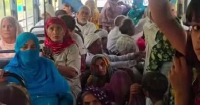 उत्तराखंड में पकड़ी गई हरियाणा की ओवरलोड बस, 42 सीटर बस में ठूंसे गए 60 से ज्यादा यात्री