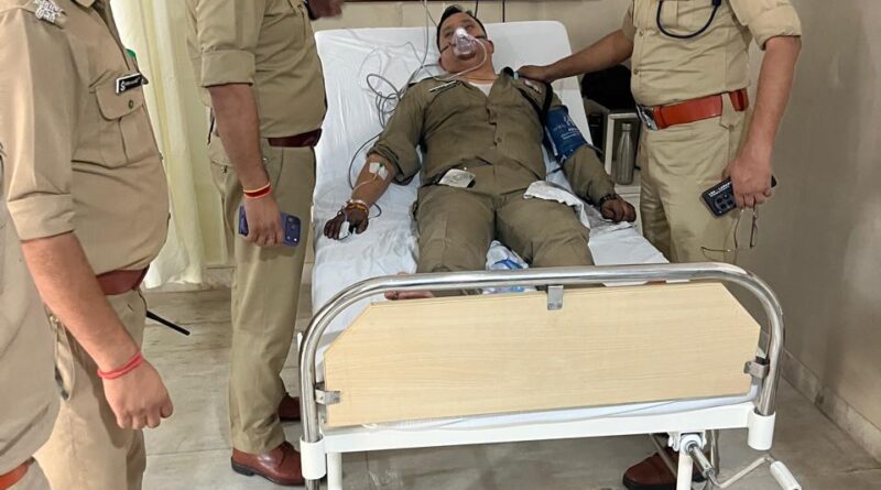 नेहरु कॉलोनी क्षेत्र में एक निजी अस्पताल में आग लगने की सूचना पर पुलिस कर्मियों द्वारा तत्काल मौके पर पहुंच कर चलाया गया रेस्क्यू अभियान