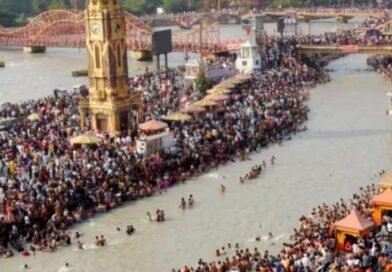 हरिद्वार हरकी पैड़ी पर उमड़ा आस्था का सैलाब, आज गंगा स्नान से मिटते हैं 10 प्रकार के पाप