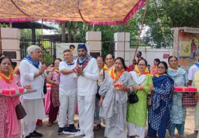 भीषण गर्मी में श्री सत्य साईं सेवा संगठन का जल सेवा अभियान, राहगीरों को पहुंचाई राहत