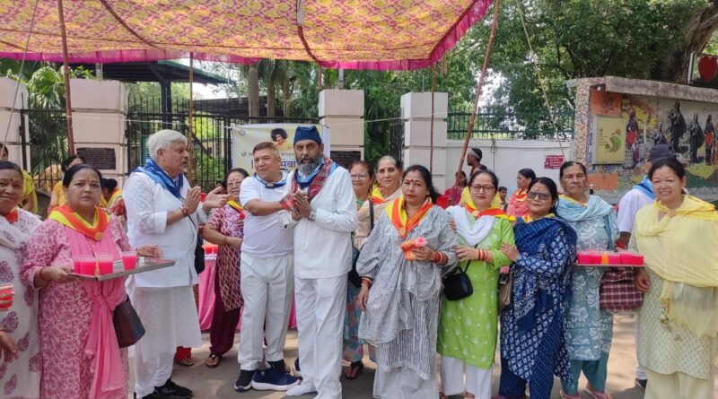 भीषण गर्मी में श्री सत्य साईं सेवा संगठन का जल सेवा अभियान, राहगीरों को पहुंचाई राहत