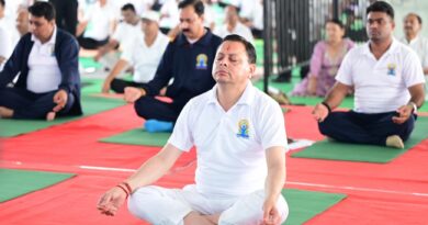 मुख्यमंत्री ने बनबसा में किया सामूहिक योगाभ्यास, योग को दैनिक जीवन का हिस्सा बनाने का किया आह्वान