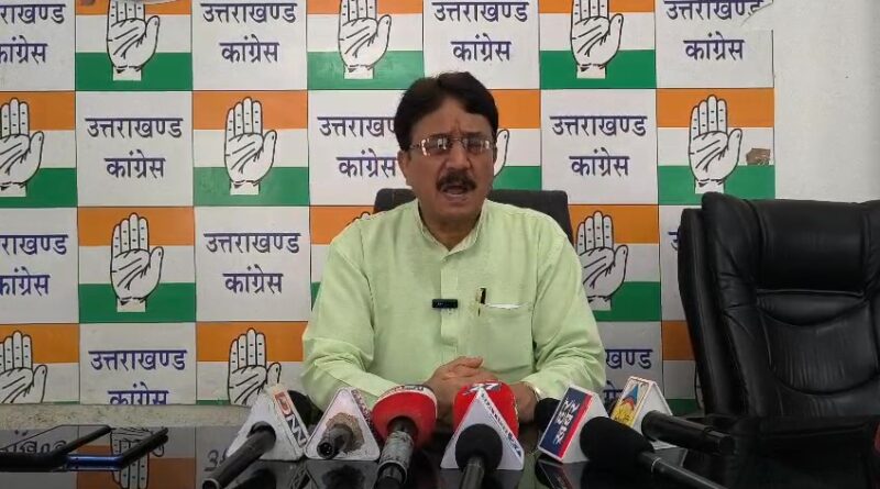 बीजेपी और संघ की बैठक पर राजनीती