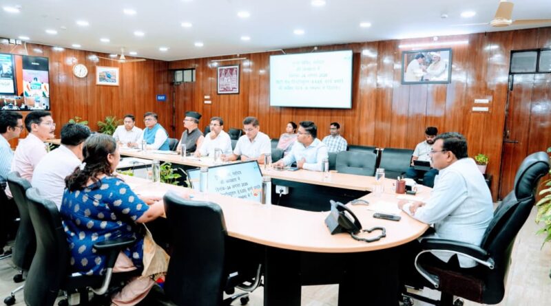 मुख्य सचिव ने भारत सरकार की गोवर्धन योजना के तहत उपलब्ध सब्सिडी का लाभ लेने की दिशा में भी प्रभावी कार्रवाई करने के दिए निर्देश