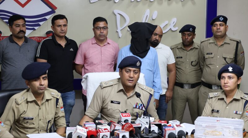 एम्स ऋषिकेश में हुयी लाखों रुपये की चोरी का दून पुलिस ने किया सफल अनावरण