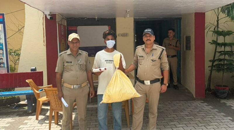दुकान से हुई चोरी की घटना का दून पुलिस ने किया खुलासा