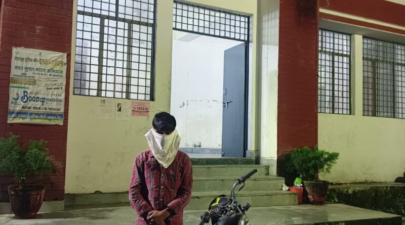 सोशल मीडिया पर फेमस होने का शौक पड़ा भारी