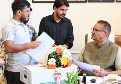 जनसुनवाई में कृषि मंत्री गणेश जोशी ने सुनीं लोगों की समस्याएं,