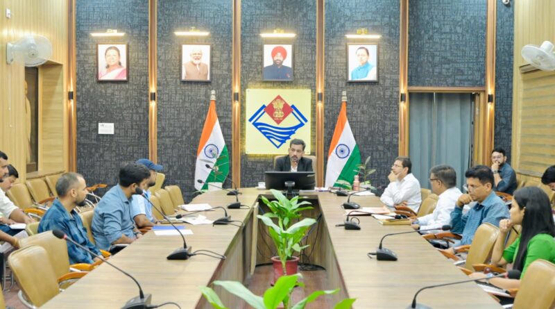 मानसून के दौरान सड़कों पर जलभराव की समस्या देहरादून शहर के लिए लगातार बनती जा रही गंभीर चुनौती