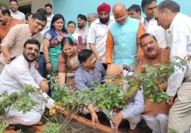 पौधारोपण, फल वितरण, जलाभिषेक व गंगा आरती से की गई प्रदेश अध्यक्ष के दीर्घायु होने की कामना