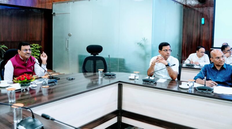 सीएम घोषणाओं को प्राथमिकता पर लेते हुए निर्धारित समयसीमा में पूर्ण करने के दिए निर्देश