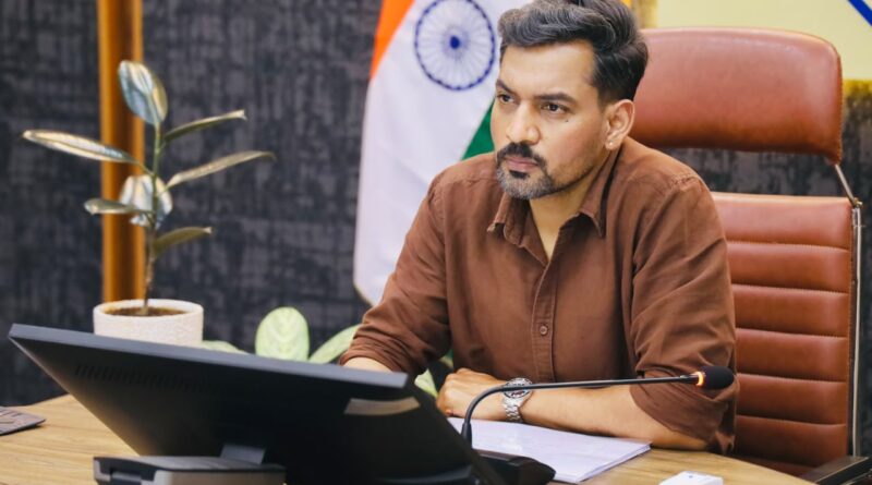 बालिकाओं को स्कूल से जोड़ने के लिए डीएम के निर्देश पर जिला प्रशासन का विशेष अभियान