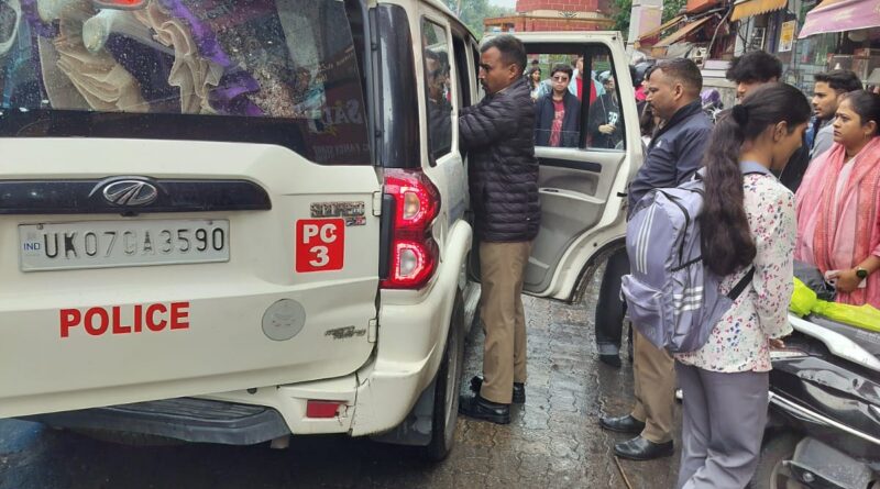 डिस्पेंसरी रोड, तहसील चौक बाजार आदि स्थानों पर पुलिस ने अभियान चलाकर की कार्रवाई